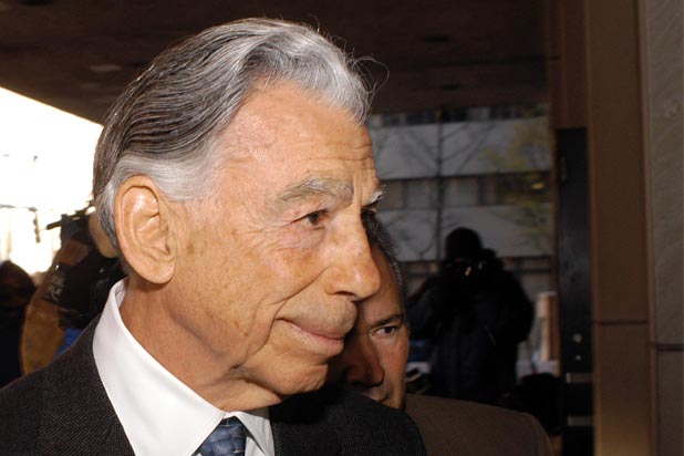 Kirk Kerkorian Three Time Owner Of Mgm Dead At 98
