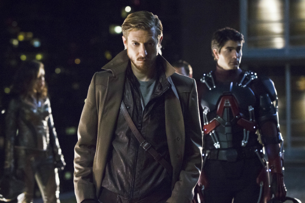 Legends Of Tomorrow Ep Previews Arrow Flash Spinoff 2910