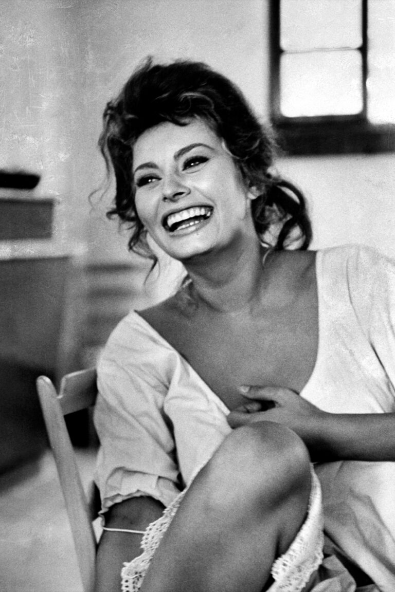 Sophia Loren Breaks Down 8 Famous Looks From Cleopatra To Her Blonde