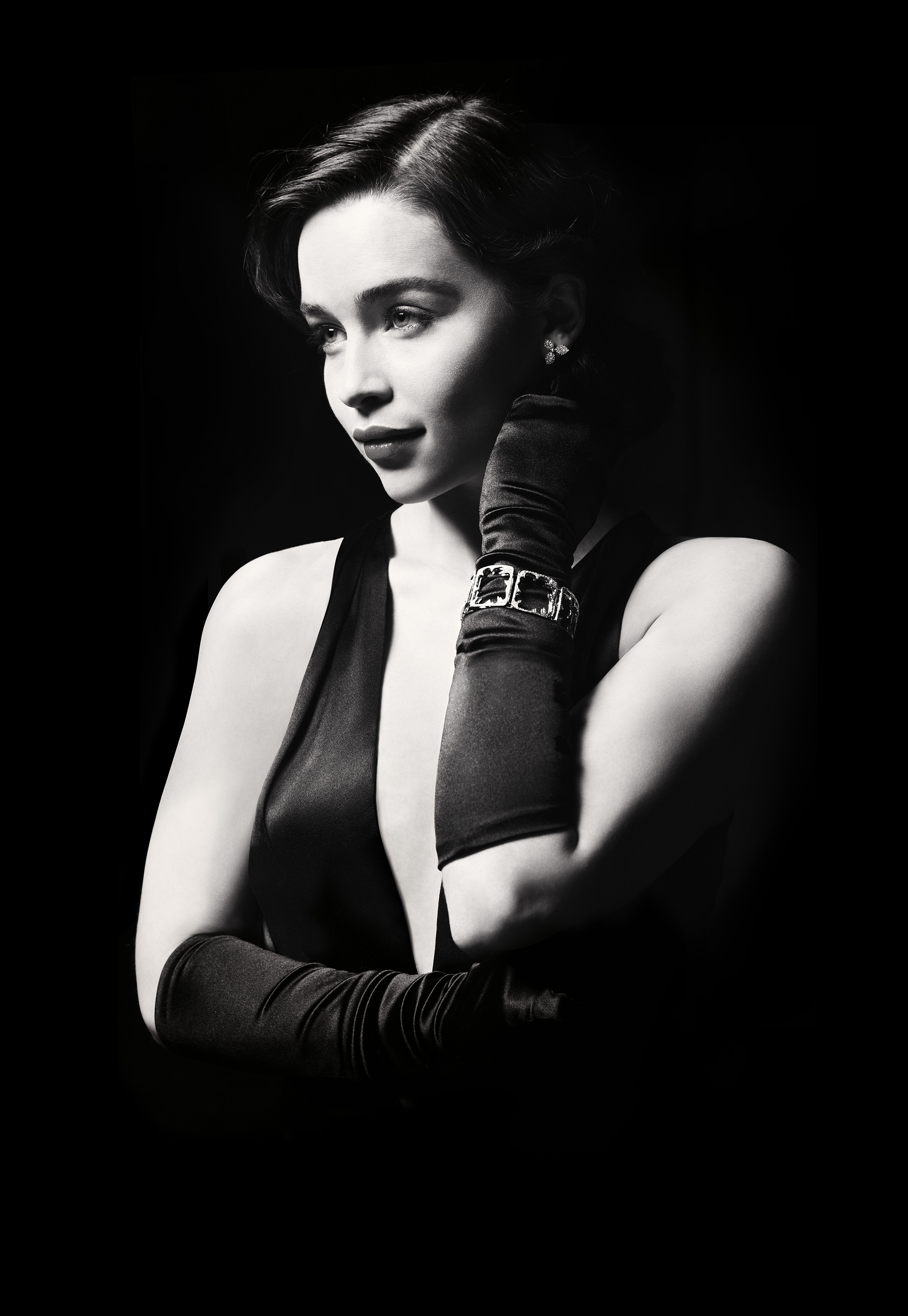 emilia clarke breakfast at tiffanys