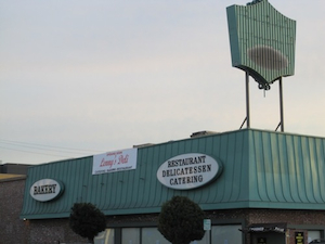 Junior S Deli Iconic West L A Eatery Replaced By Not So Iconic Lenny S Deli