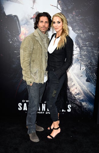 The Rock's 'San Andreas' Rumbles to $18 Million, 'Aloha' Anemic at Box ...