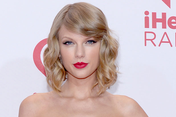 Taylor Swift Donates 50000 To Young Fan Battling Leukemia Video