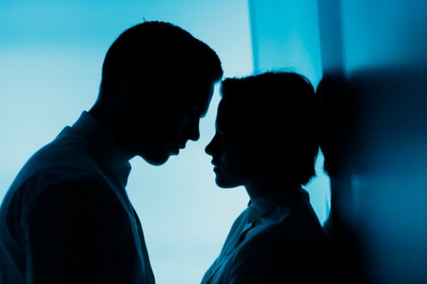 Equals' Venice Review: Kristen Stewart Battles a Shiny ...