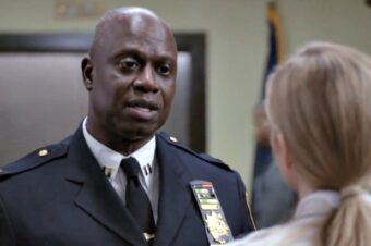 Kyra Sedgwick Introduces Andre Braugher to New Cop Crew on 'Brooklyn