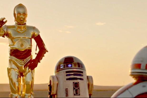 etiquette analoog fles Star Wars' Droids C-3PO and R2-D2 Meet BB-8 in New Ad (Video)