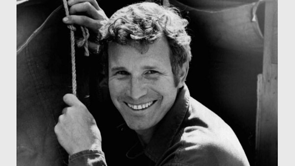 Trapper John Tribute: Alan Alda Remembers 'MASH' Co-Star Wayne Rogers – The  Hollywood Reporter