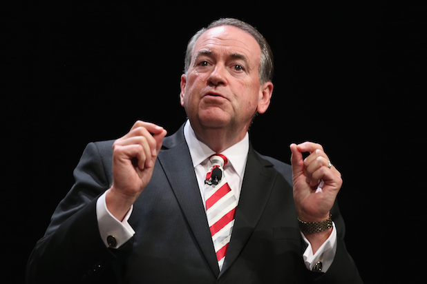 Mike Huckabee Defends Daughter: Sportscaster Made 'Racist ...