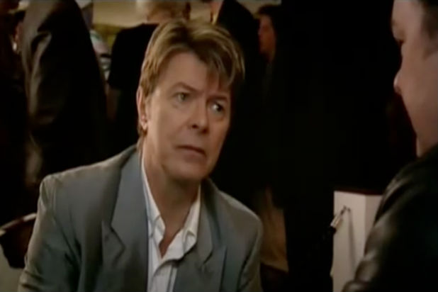 When David Bowie Met Ricky Gervais On Extras Video Thewrap 2590
