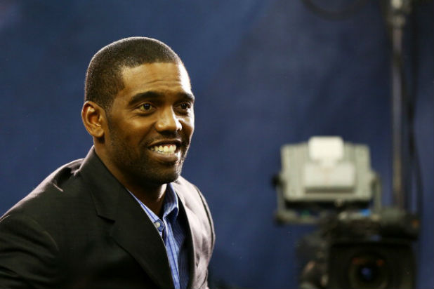 Randy Moss joins coaching staff of son's high school team - ESPN