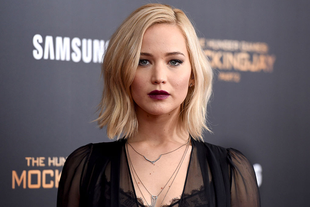 618px x 412px - Jennifer Lawrence Says Female Producer Made Her Do Nude ...