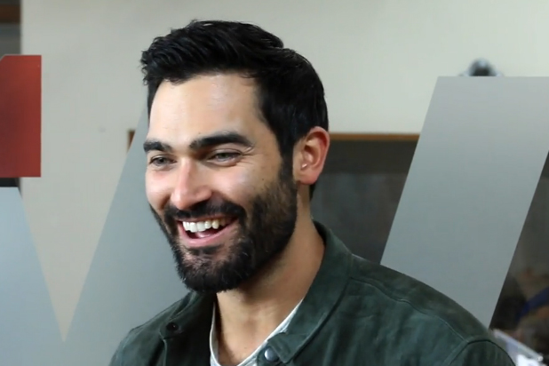 'Supergirl' Star Tyler Hoechlin Talks About His First Time Wearing ...