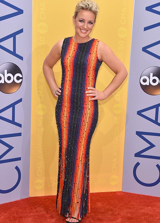 CMA Awards 2016 Red Carpet Arrivals (Photos)