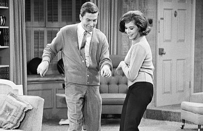 418px x 270px - Watch Mary Tyler Moore's 'SNL' Monologue About 'Penis ...