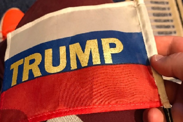 [Image: donald-trump-cpac-russian-flag.jpg]