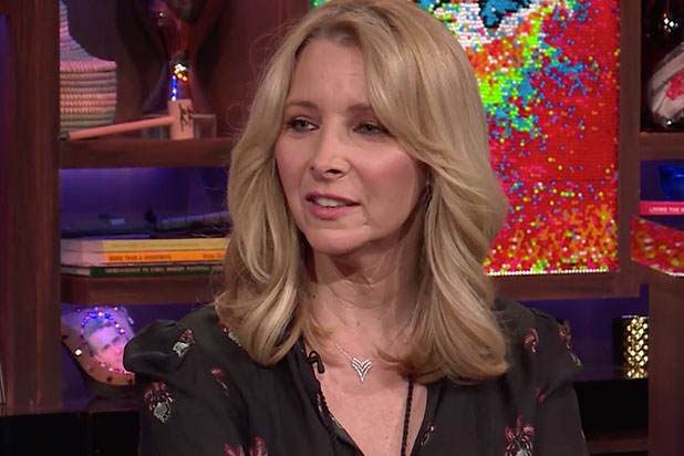 Lisa Kudrow Says Friends Guest Star Told Her She S F Able With Makeup On Thewrap
