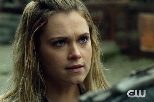 'The 100' Sneak Peek: Clarke Makes One Last Ditch Effort to Save ...