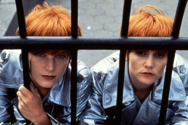 618px x 412px - Single White Female' Turns 25: Why Lesbian-Phobic Tale Is Problematic