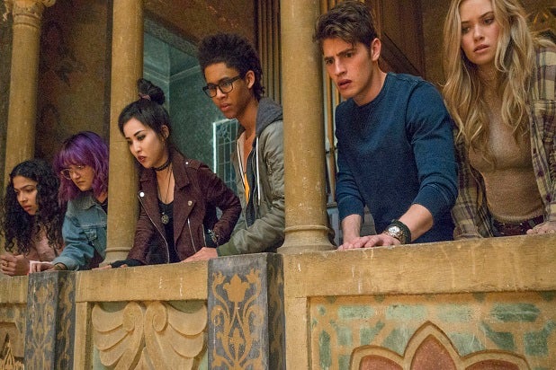 https://www.thewrap.com/wp-content/uploads/2017/09/runaways-hulu.jpg