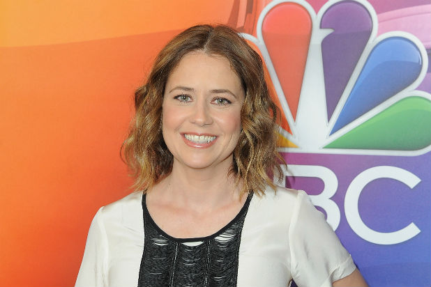 618px x 412px - Jenna Fischer Donates Money to Protestors Who Interrupted ...