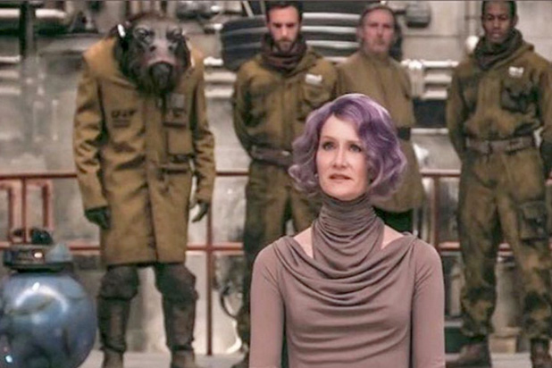 Alien Cut Dick - That 'Star Wars: The Last Jedi' Silent Scene Isn't a Glitch ...
