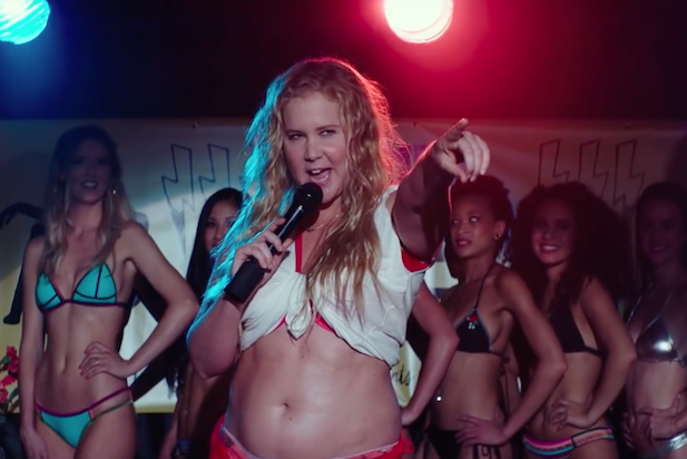 Bikini Porn Staring Contest - Amy Schumer's 'I Feel Pretty' Braces for Ugly Box Office Debut