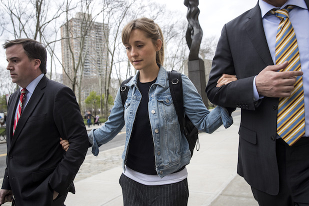 Smallville Actress Allison Mack Pleads Guilty In Nxivm Case Thewrap