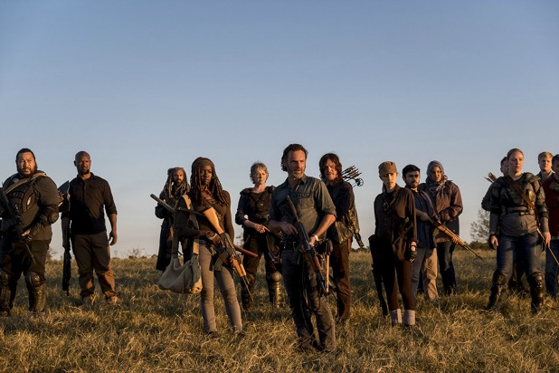 Replacements Cartoon Porn Pee - The Walking Dead' Finale Pulls a Fast One on Fans: 'I Just ...