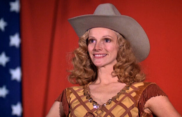 618px x 400px - Sondra Locke Remembered as 'Early Pioneer' for Women in Hollywood