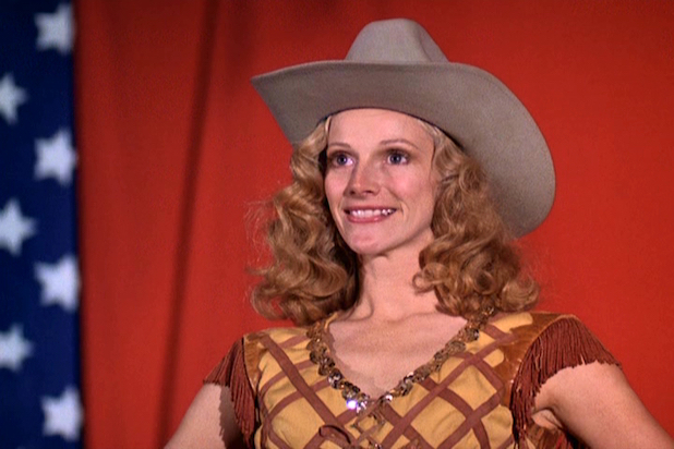 Sondra Locke Remembered as Early Pioneer for Women in Hollywood picture