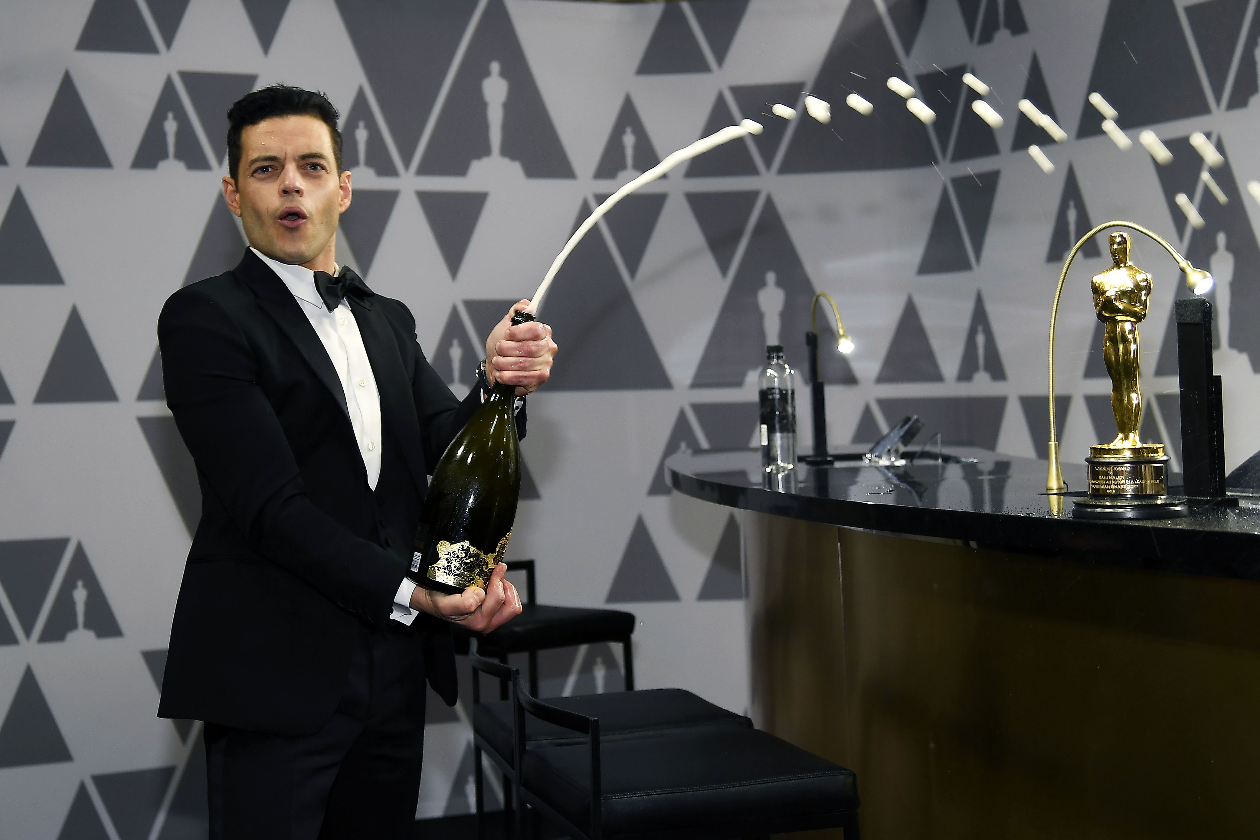 Оскар данный. Рами малек 2019. Малек Оскар. Оскар (кинопремия, 2019). Rami Malek oscar4.