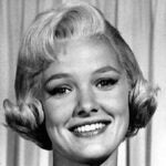 Beverley Owen Porn - Beverley Owen, the Original Marilyn From 'The Munsters,' Dies at 81