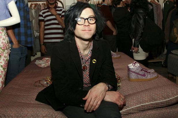 Vampire Lesbian Group Orgy - Ryan Adams Accused by Mandy Moore, 6 Other Women