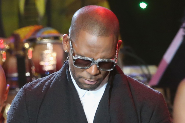 16years Boys And 28years Boys Sex Video In - Watch R. Kelly Surrender to Chicago Police (Video)