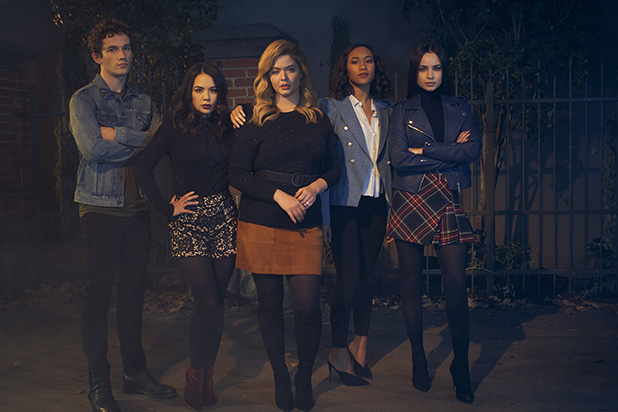 Pretty Little Liars Porn Chapters - The Perfectionists': I Marlene King on Reviving 'Pretty Little Liars' With  a New Generation of Liars -- and Two Returning Favorites