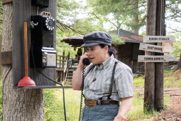 Texas Battle Bold Porn - Mrs. Maisel' Star Alex Borstein Is Frequently Asked to Sign ...