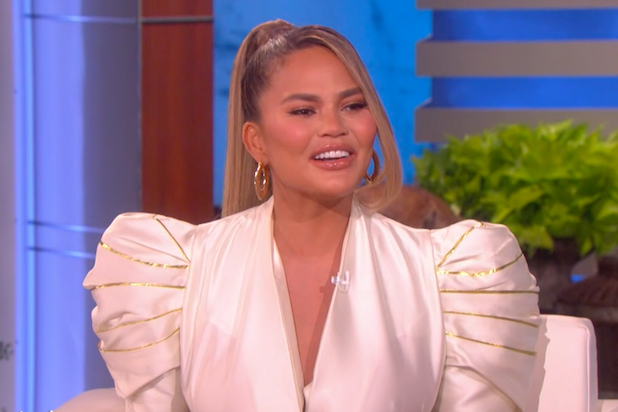 Chrissy Teigen Says Her Heart Stopped When She Read Trumps Filthy Mouthed Wife Twitter 2466