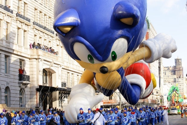 https://www.thewrap.com/wp-content/uploads/2019/11/Sonic-the-Hedgehog-balloon.jpg