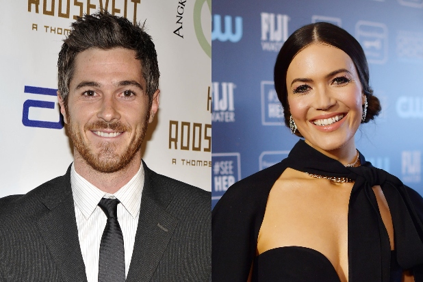 Mandy Moore Porn Shorts - This Is Us' Sets Dave Annable as Guest Star, and Thus a 'Red Band Society'  Reunion With Mandy Moore