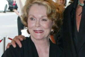 Shirley Douglas, Mother of Kiefer Sutherland, Dies at 86 - TheWrap