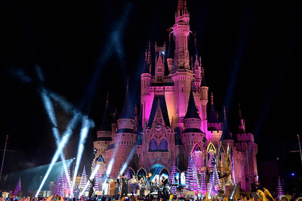 Disney World Actors Push To Delay Park Reopening Have On Site Testing