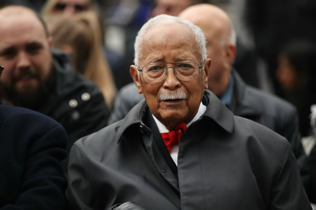 ekpclmhgxgd9tm https www thewrap com david dinkins first black mayor of new york city dies at 93