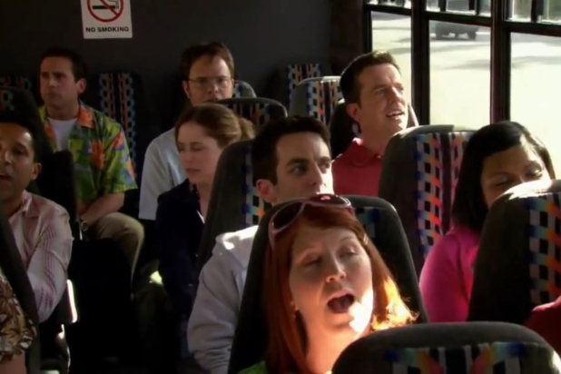The Office' Cast Belts Out The Proclaimers, Elton John and Chumbawamba in  Deleted Scene (Video)