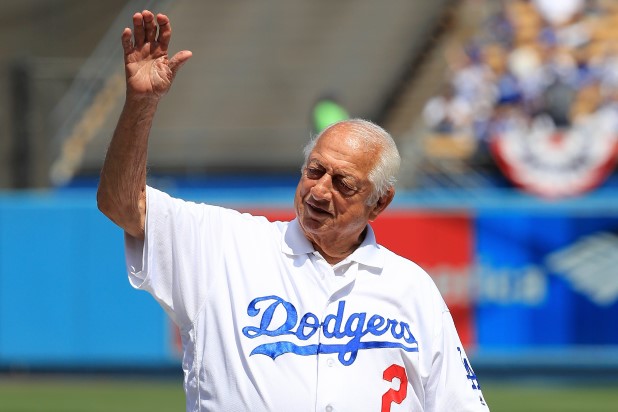 Dodgers host World Series ring ceremony, honor Tommy Lasorda in home opener