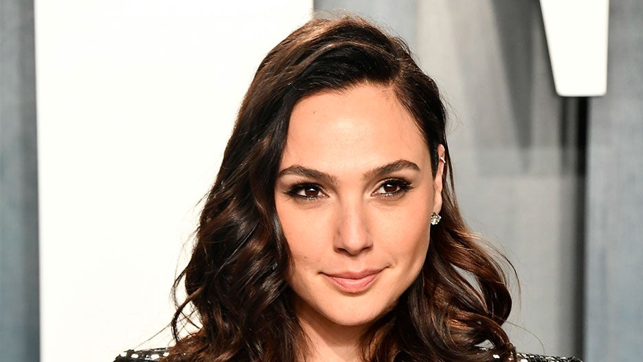 Gal Gadot to Star in and Produce To Catch a Thief Remake