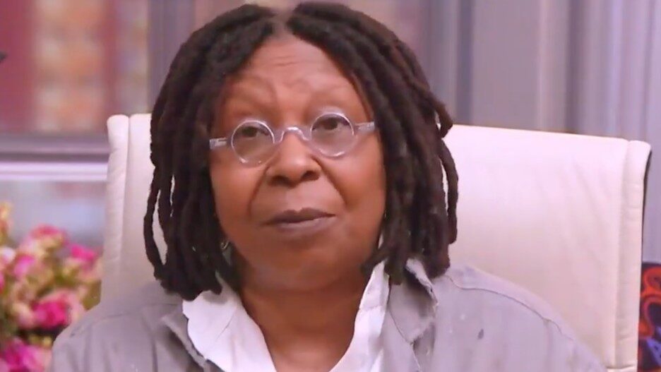 936px x 527px - Whoopi Goldberg Extends as 'The View' Host for Another 4 Years
