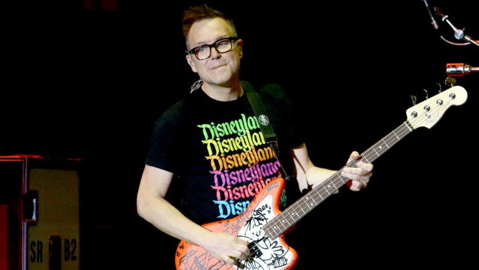 Blink Bassist Mark Hoppus Reveals He S Undergoing Cancer Treatment I M Trying To Remain