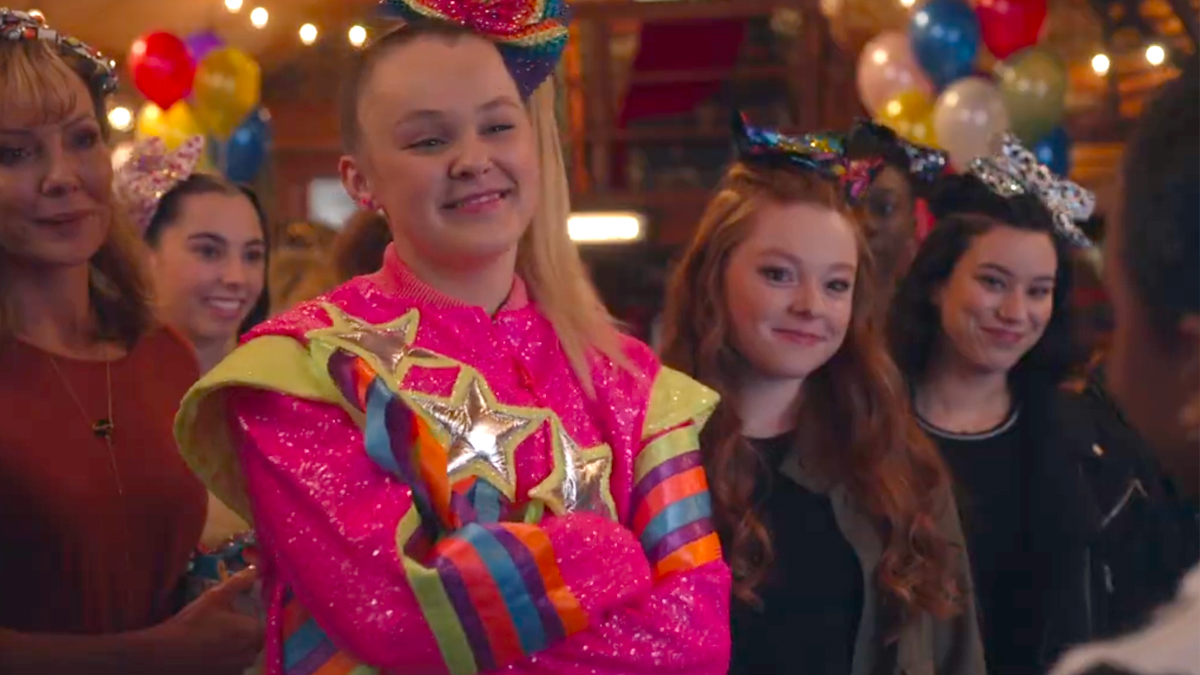 The J Team Teaser Jojo Siwa Is A Determined Dancer In New Live Action Musical Video