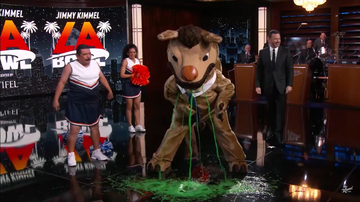 Jimmy Kimmel's Vomiting LA Bowl Mascot Is Surprisingly Awesome (Video