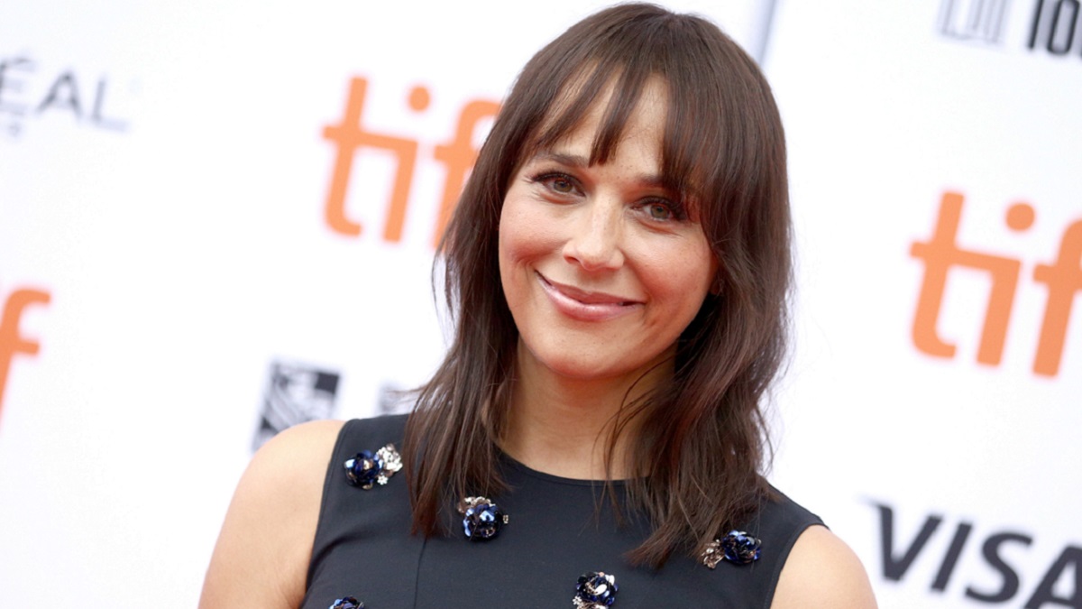 Rashida Jones to Star in Comedy Series “Sunny” at Apple TV+